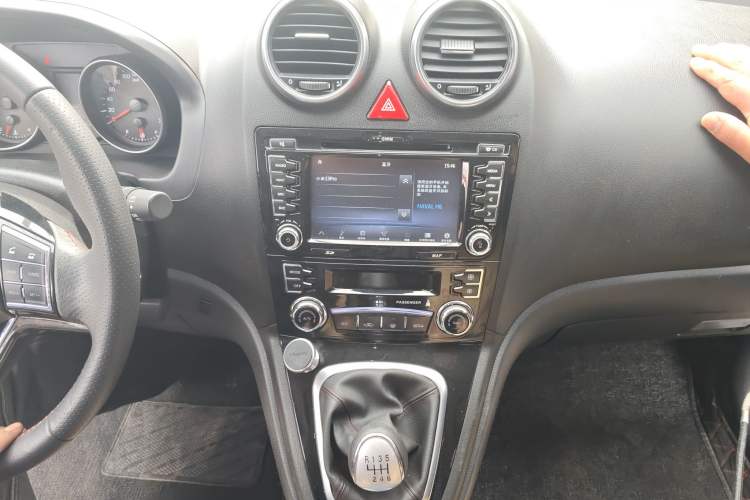 Used Haval H6 2015 Upgraded Model 1.5T Manual Two-Wheel Drive Elite Version