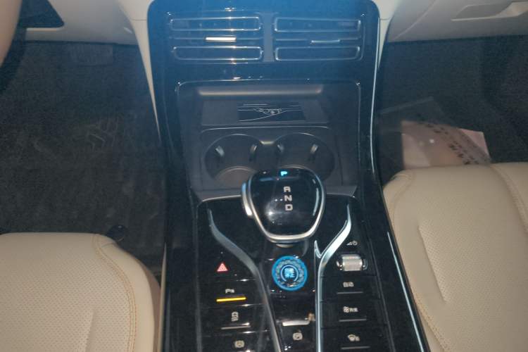 Used BYD Qin PLUS 2024 HONOR Edition DM-i 55KM Leading Model
