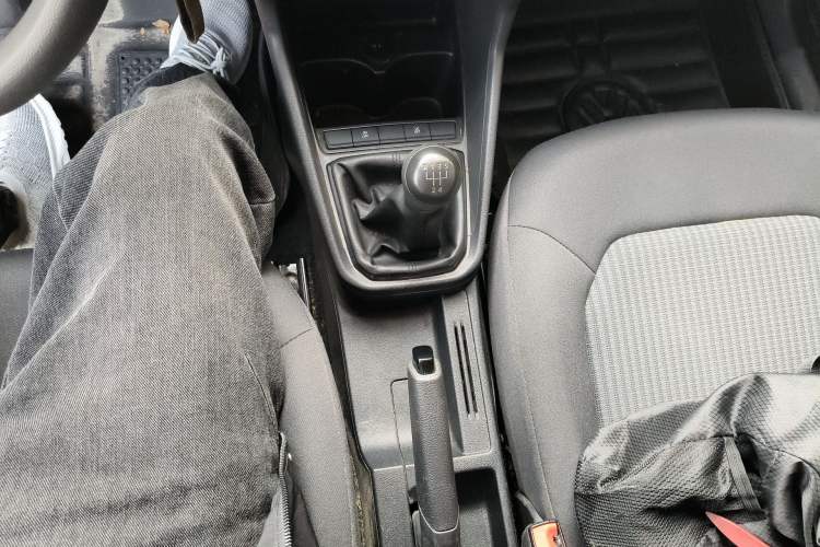 Used Volkswagen Santana 2019 1.5L Manual Fashion Edition China VI Standard Gear Lever