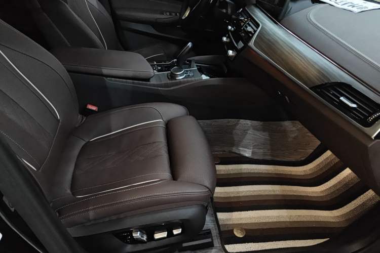 Used BMW 5 Series 2021 530Li Luxury Edition Premium Package
