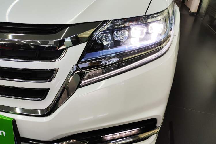 Used Honda Elysion 2019 2.0L Hybrid Luxury Edition
