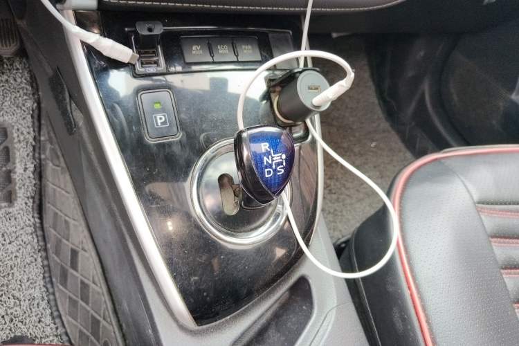 Used Toyota Corolla 2018 Dual-Engine 1.8L E-CVT Smart Edition
