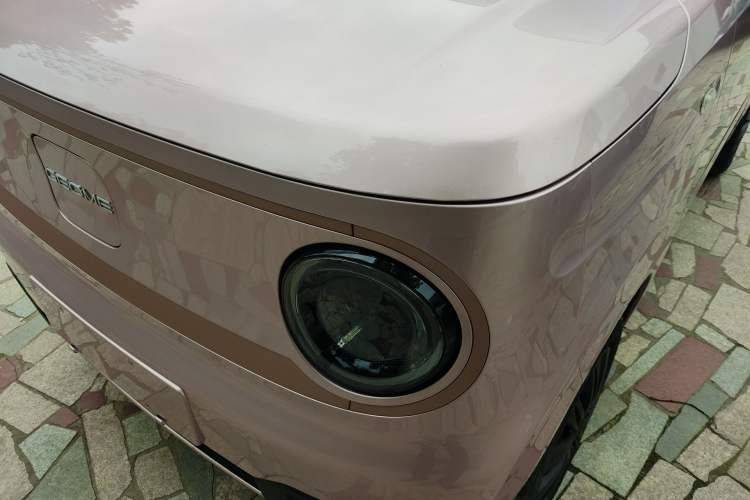 Used Geely Galaxy Panda 2024 Panda Mini 200km Endurance Bear Left Front Headlight