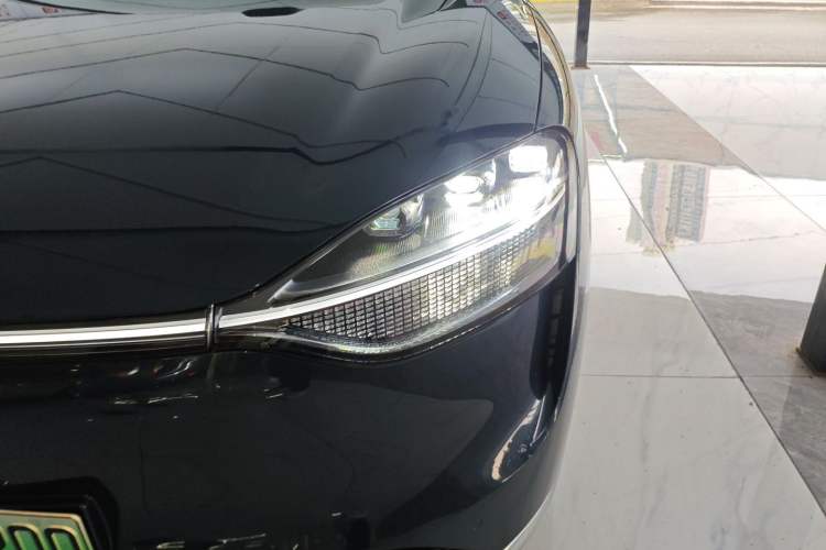 Used Hima AITO M9 2025 Extended-Range Ultra Version 52 kWh 6-Seater
