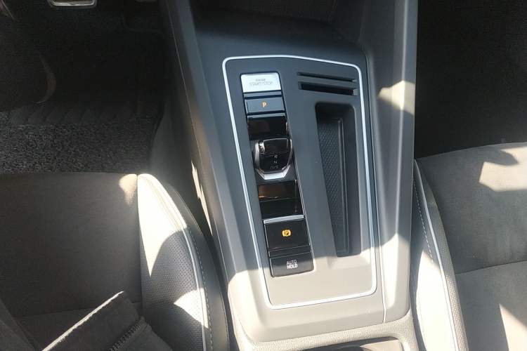 Used Volkswagen Golf 2023 Facelift 280TSI DSG R-Line Lite