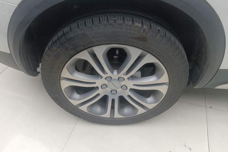 Used Lynk & Co 01 2019 2.0T Two-Wheel-Drive Pro Version China VI Standard Right Rear Wheel Hub