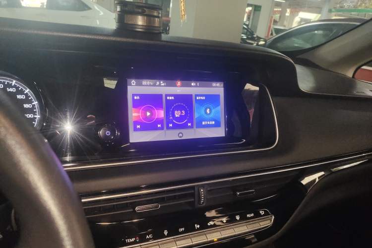 Used GAC Trumpchi M6 2021 270T DCT Luxury Edition (7 Seats) Audio And AC Panel