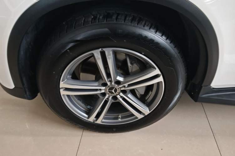 Used Mercedes-Benz GLC 2021 GLC 260 L 4MATIC Dynamic Edition Left Front Wheel Hub