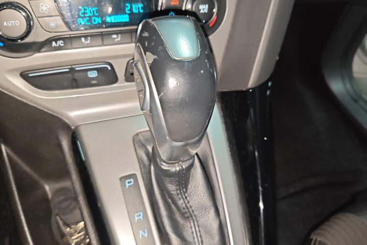 Used Ford Focus 2012 Sedan 1.6L Automatic Fashion Edition