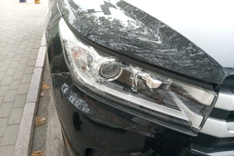 Used Toyota Highlander 2018 2.0T Four-Wheel Drive Luxury Version 7 Seats China VI Standard Right Front Headlight