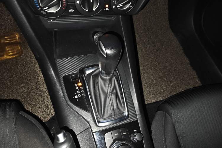 Used Mazda 3 Axela 2016 Sedan 1.5L Automatic Comfort Model
