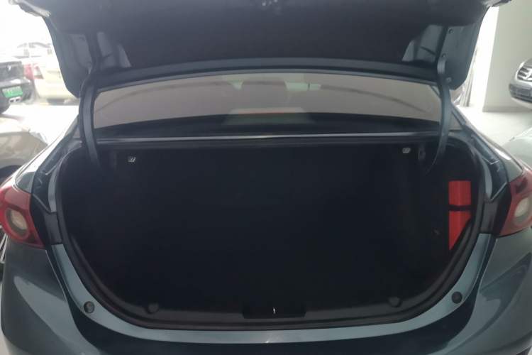 Used Mazda Mazda 3 Axela 2014 Sedan 1.5L Automatic Comfort Model