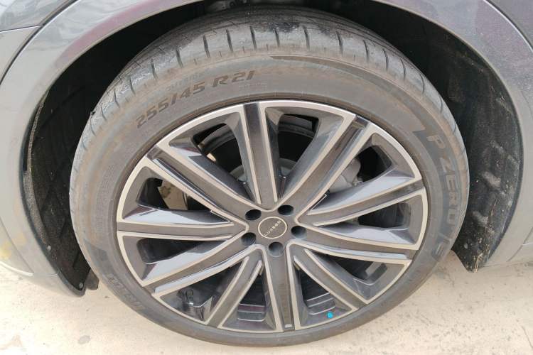 Used Hima Luxeed R7 2024 All-Electric 667 km Max
