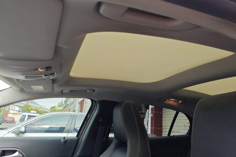 Used Mercedes-Benz GLA 2016 GLA 200 Fashion Model Headliner