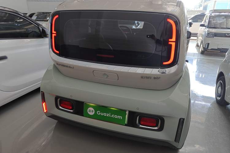 Used Baojun KiWi EV 2023 Smart Luxury Edition Ternary Lithium Exterior 4