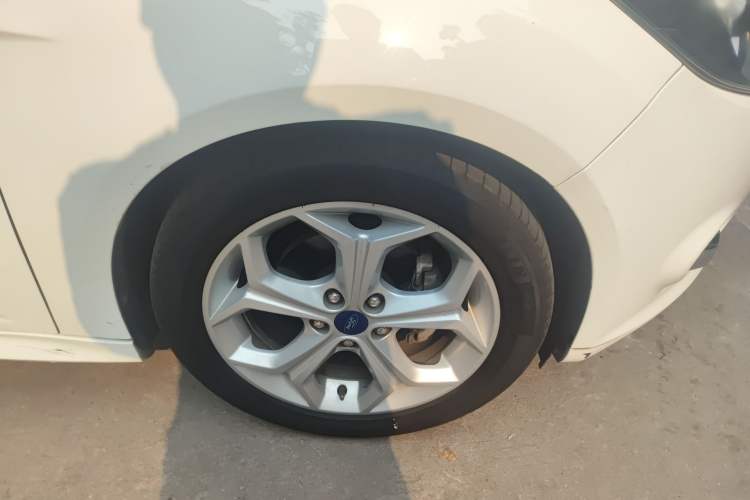 Used Ford Focus 2012 Hatchback 2.0L Automatic Luxury Sport Model Right Front Wheel Hub