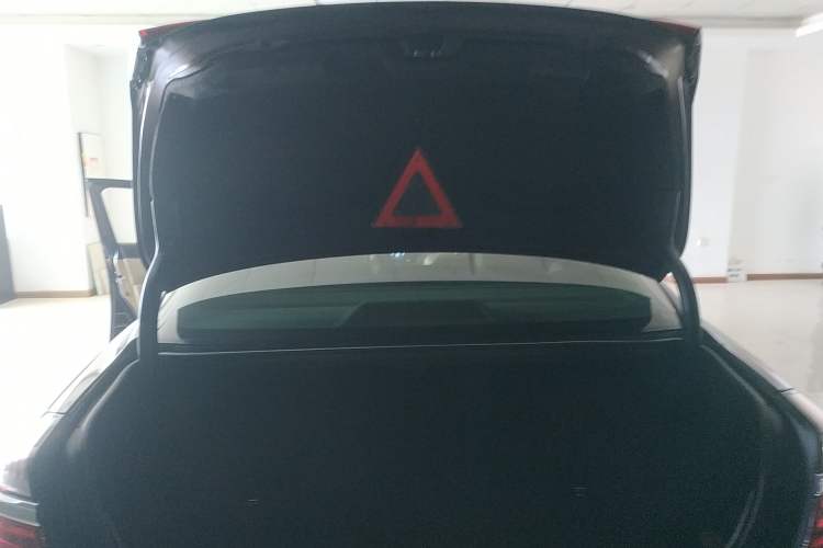 Used Toyota Crown 2012 2.5L Royal Leather Edition Trunk