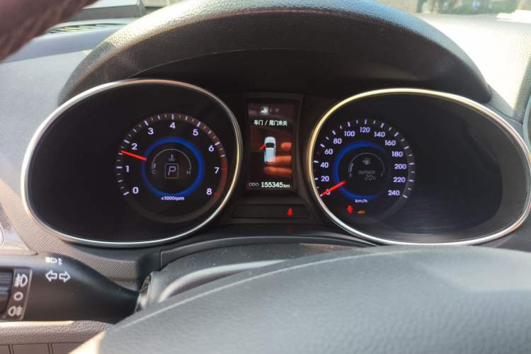 Used Hyundai Santa Fe 2015 2.0T Automatic Two-Wheel Drive Smart Version 5 Seats