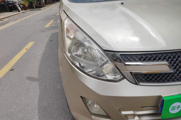 Used Wuling Rongguang V 2016 1.5L Standard Version Right Front Headlight