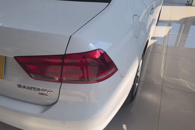 Used Volkswagen Santana 2015 1.6L Manual Comfort Edition Right Rear Taillight