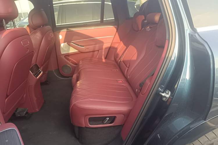 Used Hima AITO M8 2025 Extended-Range Ultra Version 53.4 kWh 5-Seater Edition Left Rear Seat