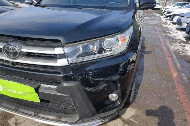 Used Toyota Highlander 2018 2.0T Four-Wheel Drive Luxury Version 7 Seats China VI Standard