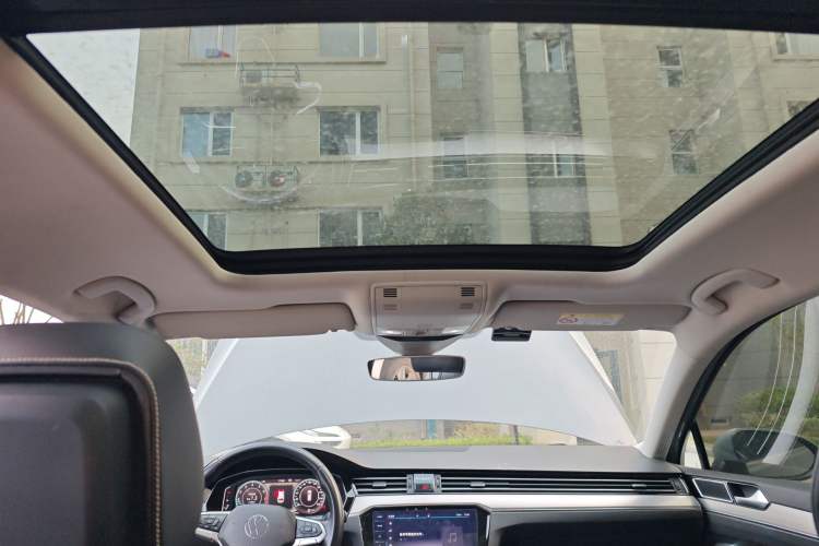 Used Volkswagen Variant 2021 2.0T Comfort Edition Headliner