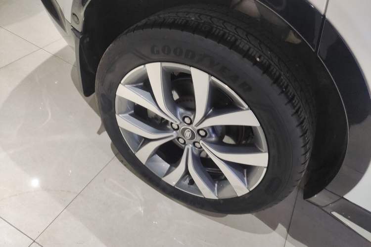 Used Land Rover Discovery Sport 2024 Luxury Custom Edition
