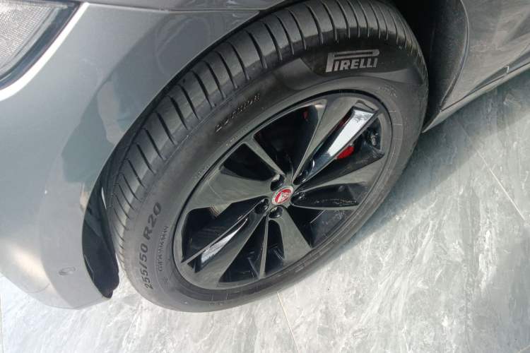 Used Jaguar F-PACE 2021 250 PS R-Dynamic SE
