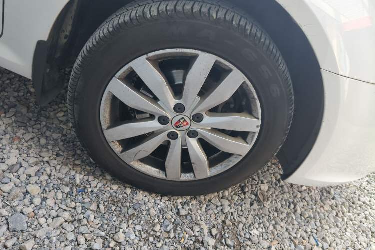 Used Roewe 350 2014 1.5L Automatic Xunyue Version Right Front Wheel Hub