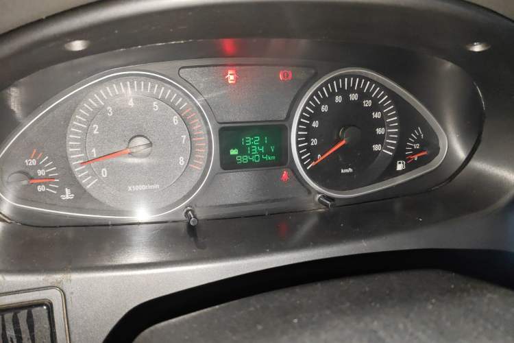 Used JAC Group Refine 2011 2.4L Colorful Journey Gasoline Standard Edition HFC4GA1-C
