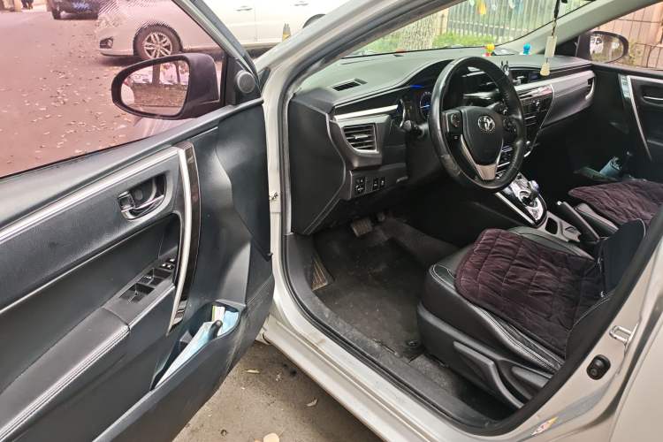 Used Toyota Corolla 2016 Dual-Engine 1.8L E-CVT Elite Edition