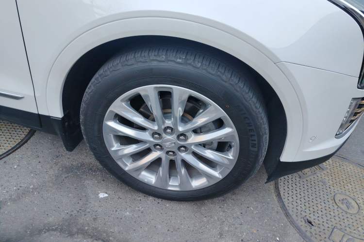 Used Cadillac XT5 2018 28E 4x4 Platinum Edition
