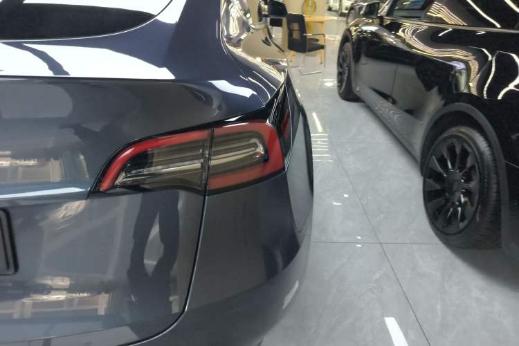 Used Tesla Model Y 2022 Long-Range All-Wheel-Drive Version
