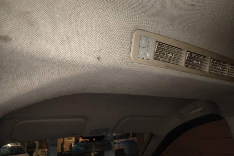 Used Wuling Rongguang V 2016 1.5L Standard Version
