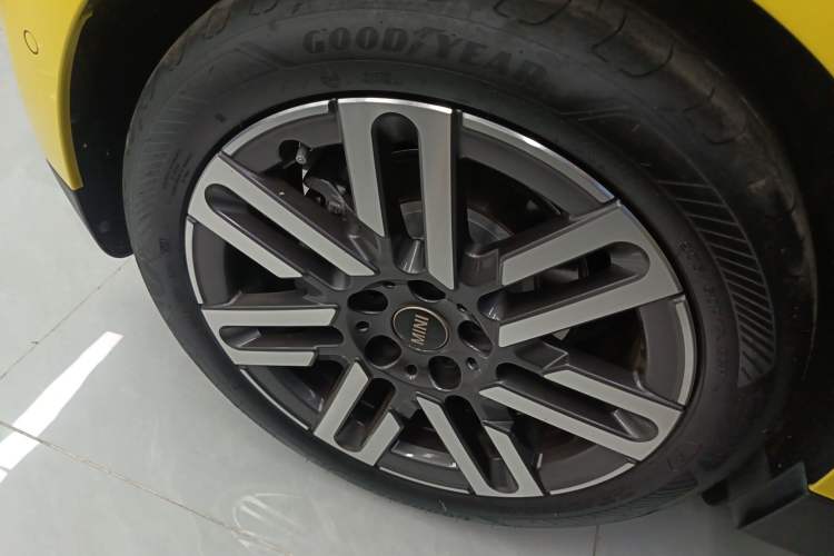 Used MINI Electric COOPER 2024 456km COOPER E Classic Edition
