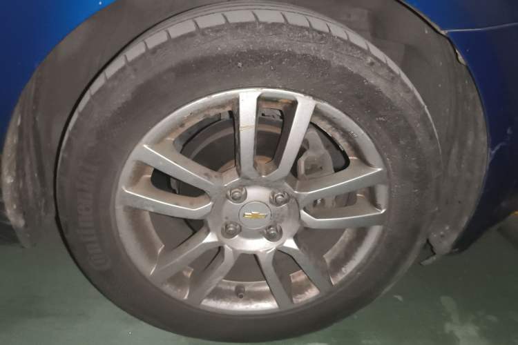 Used Chevrolet Aveo Sonic 2011 Sedan 1.6L Manual Transmission SX