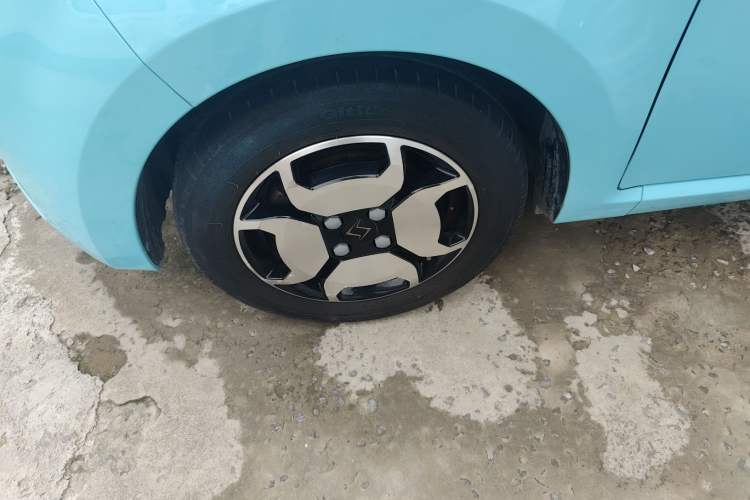 Used SOL E10X 2021 302 km Range Luxury Version 31.4 kWh Left Front Wheel Hub