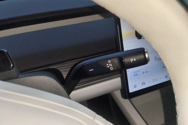 Used ONVO L60 2024 60 kWh Rear-Drive Version Gear Lever