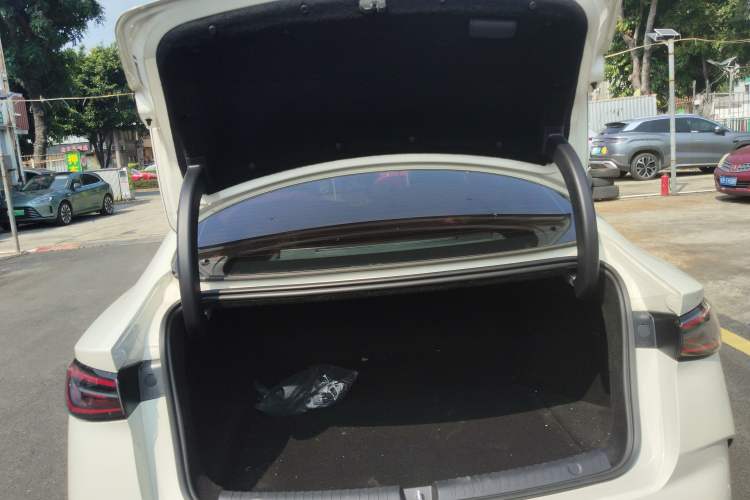 Used BYD Seal 06 New Energy 2025 DM-i Smart Drive 80KM Luxury Model
