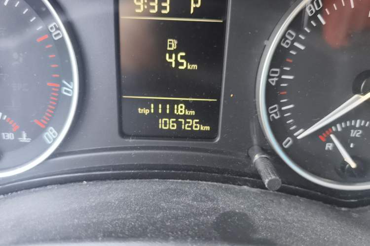 Used Skoda Octavia 2013 1.6L Automatic Yijie Edition Odometer Close Up