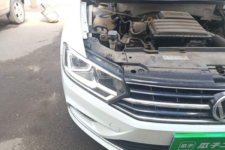 Used Volkswagen Bora 2018 1.5L Automatic Comfort Model Right Front Headlight