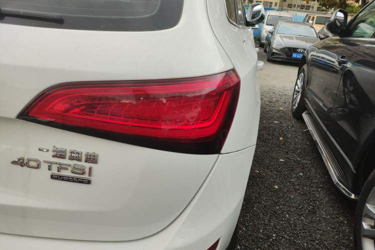 Used Audi Q5 2015 40 TFSI Comfort Model Right Rear Taillight