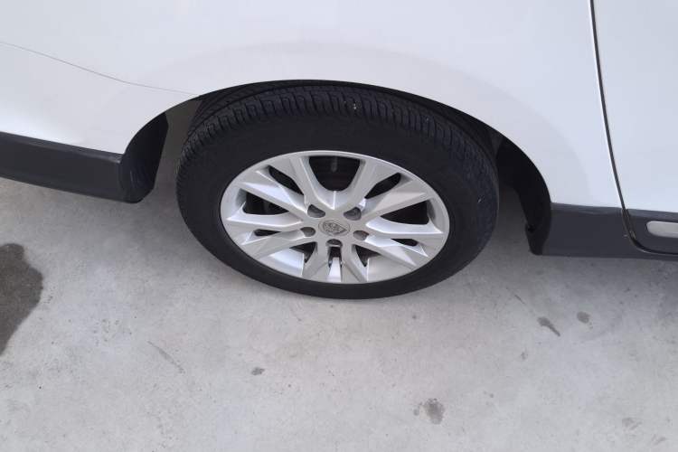 Used Baojun 730 2016 1.5L Manual Comfort Version 7 Seats China V Emission Standard Exterior 5