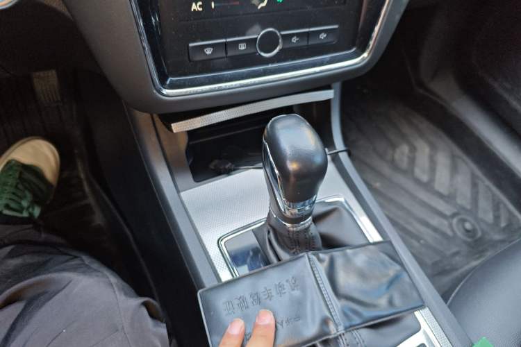 Used Roewe i6 2019 PLUS 20T TST 4G Connected Flagship Superb Edition Gear Lever