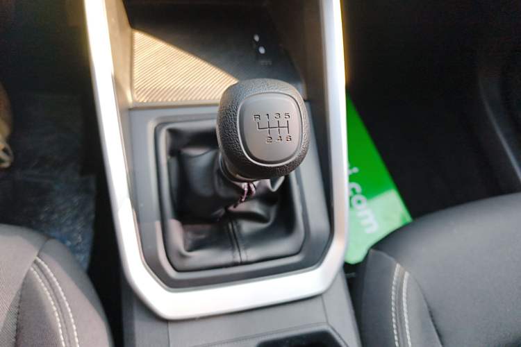 Used Wuling Alvez 2022 1.5L Manual Free-Style Model