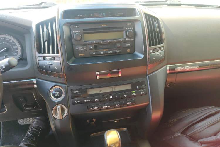 Used Toyota Land Cruiser 
