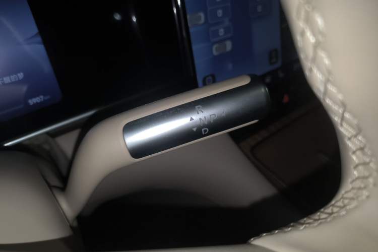 Used Hima AITO M7 2026 Model Pure Electric Max All-Wheel Drive 5-Seater Version Gear Lever