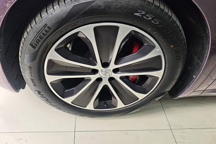 Used Hima Luxeed R7 2024 All-Electric 736 km Ultra Left Front Wheel Hub