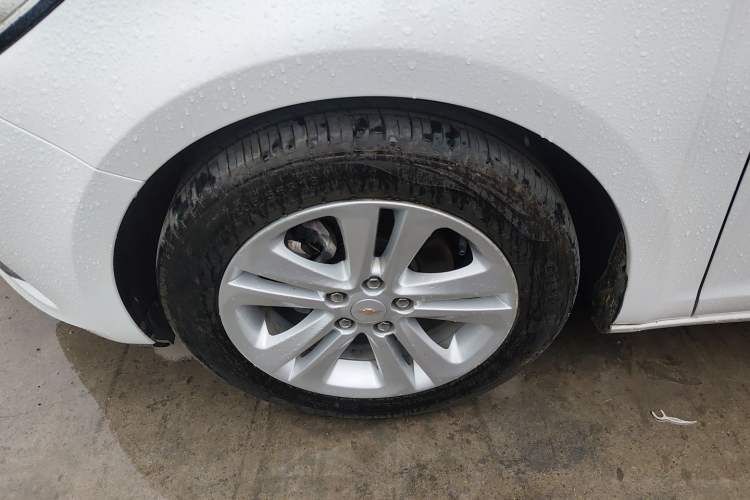 Used Chevrolet Cruze 2015 1.5L Automatic Luxury Edition Exterior 4